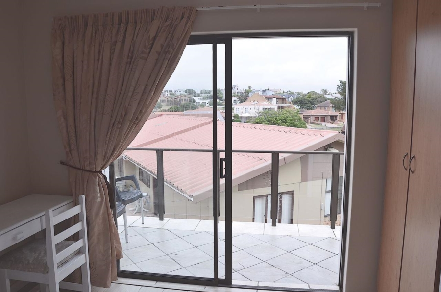 6 Bedroom Property for Sale in Hartenbos Central Western Cape